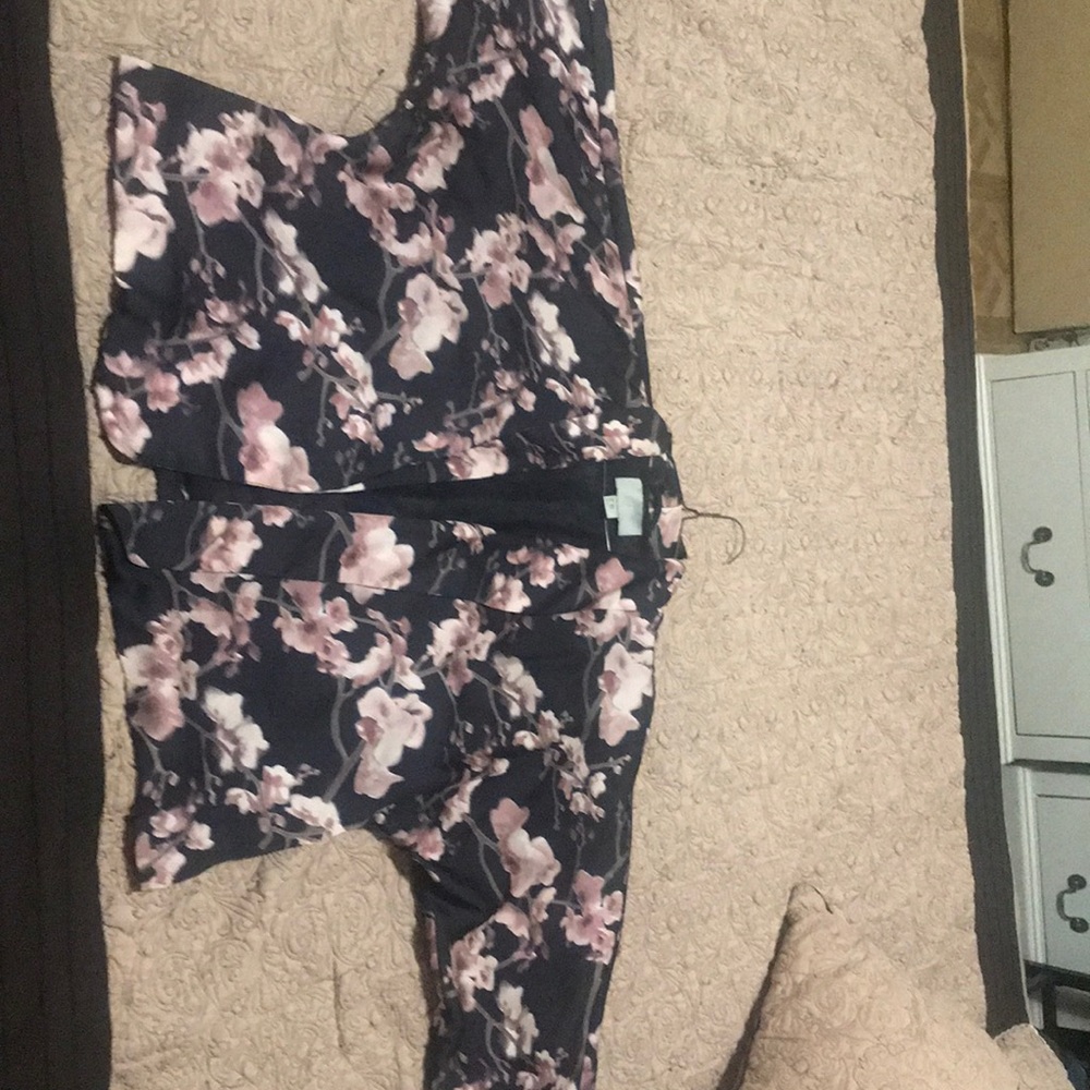 Floral silk cardigan very comfortable and classy